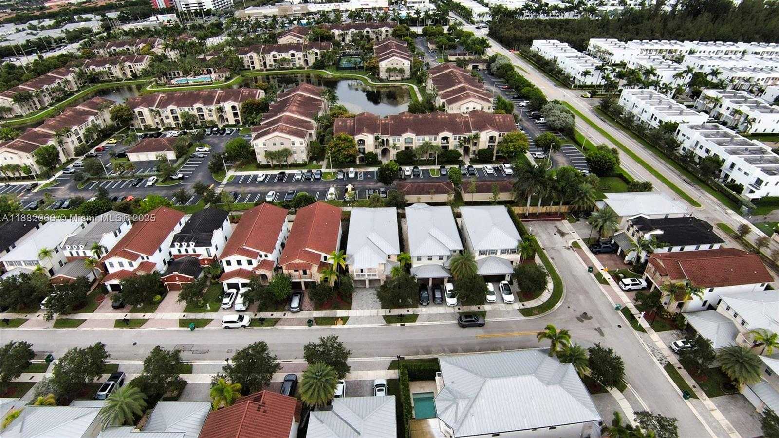 Small Image of 10423 NORTH WEST 70TH LN, Doral Number 68