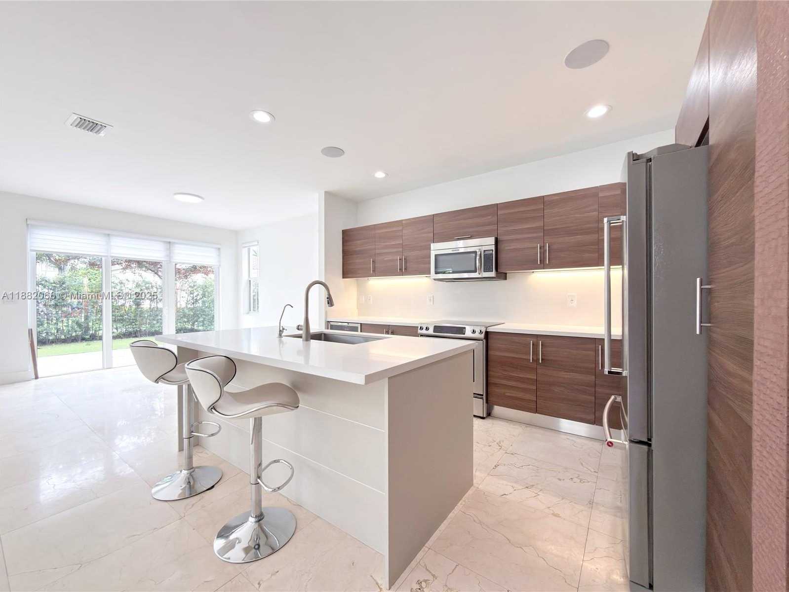 Small Image of 10423 NORTH WEST 70TH LN, Doral Number 9