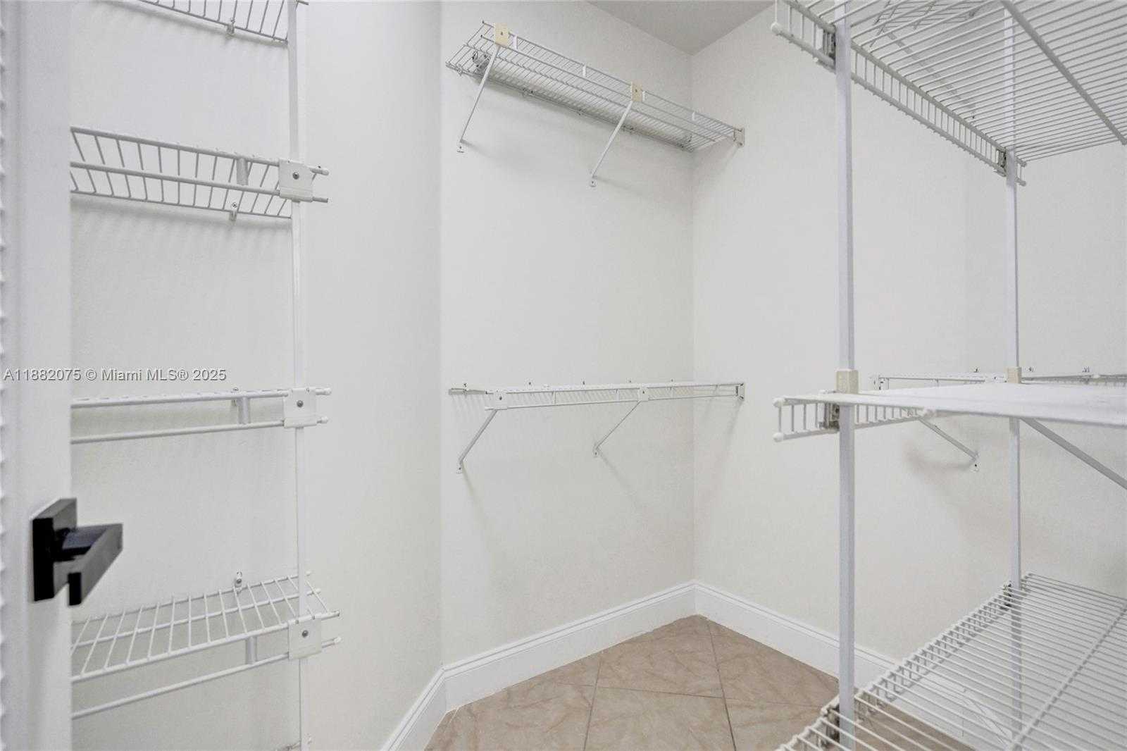 Small Image of 5421 HAWKES BLUFF AVE, Davie Number 19