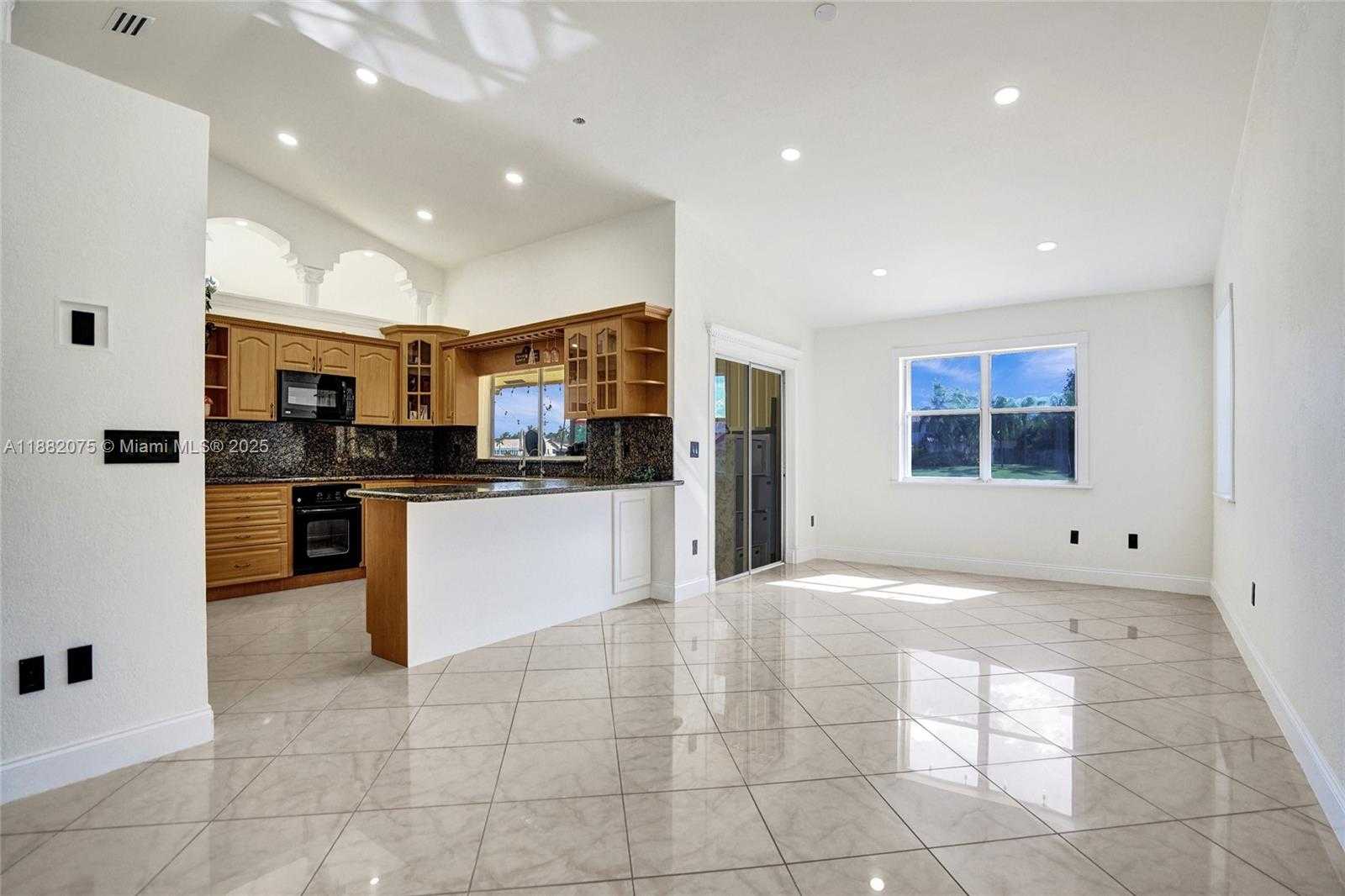 Small Image of 5421 HAWKES BLUFF AVE, Davie Number 8