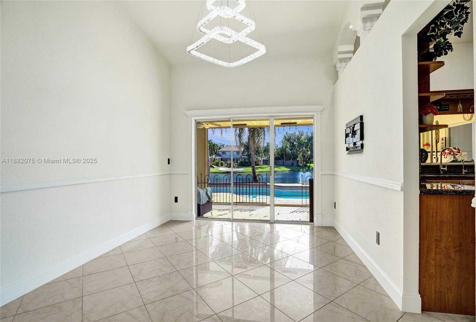 Small Image of 5421 HAWKES BLUFF AVE, Davie Number 9