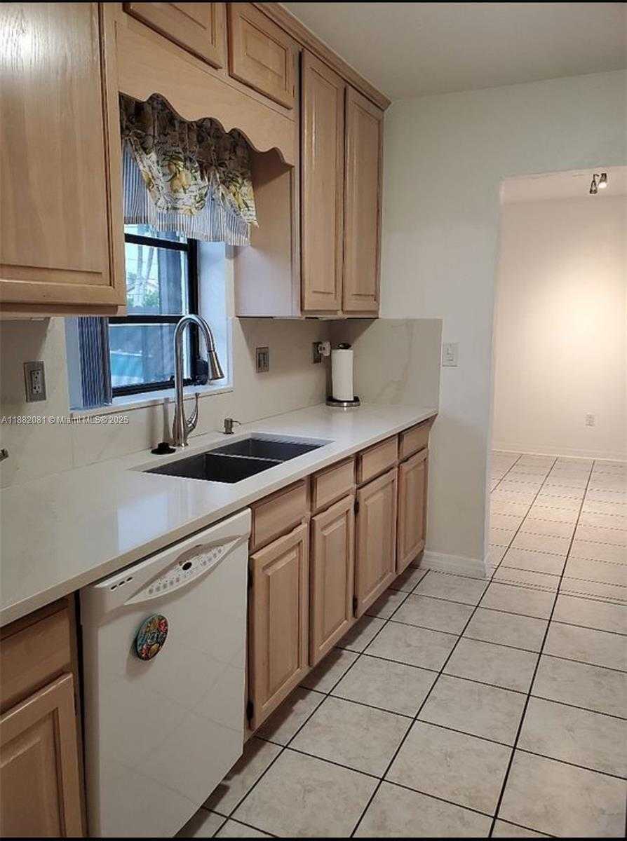 Small Image of 9817 SOUTH WEST 194TH ST, Cutler Bay Number 12