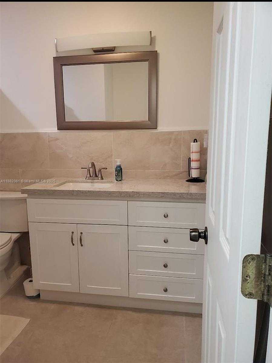 Small Image of 9817 SOUTH WEST 194TH ST, Cutler Bay Number 19