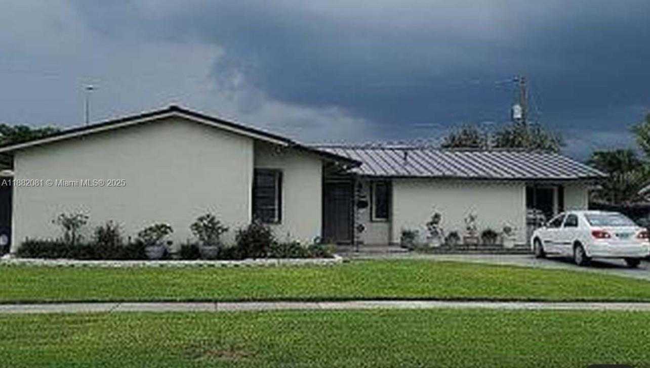 Small Image of 9817 SOUTH WEST 194TH ST, Cutler Bay Number 2