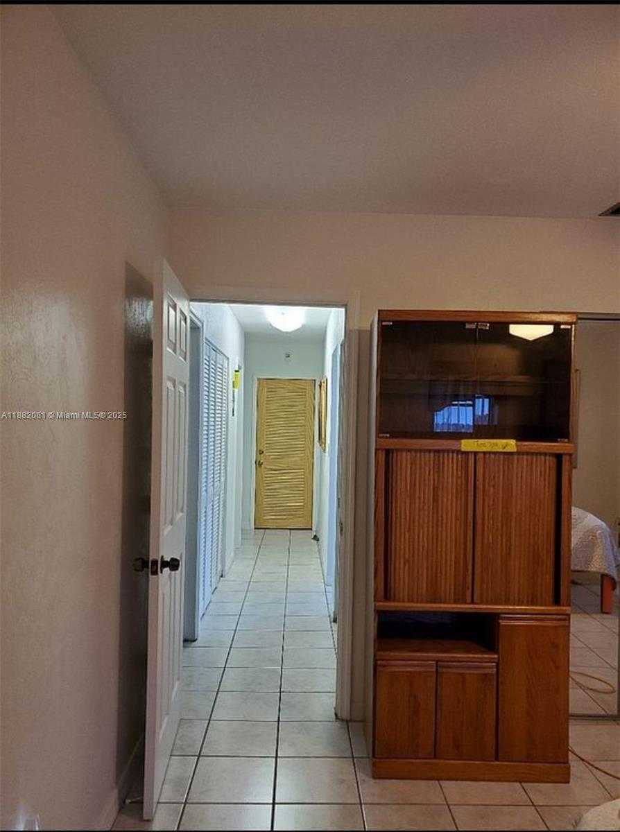 Small Image of 9817 SOUTH WEST 194TH ST, Cutler Bay Number 25