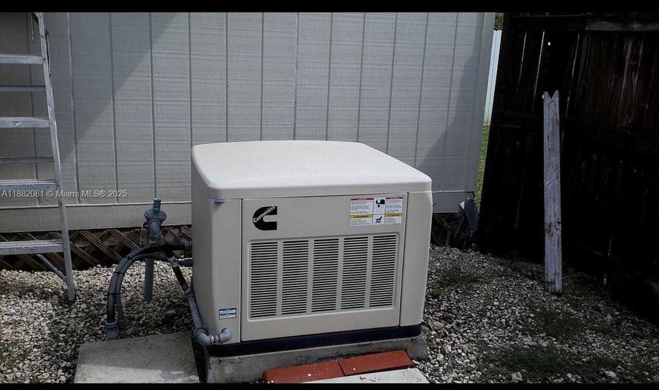 Small Image of 9817 SOUTH WEST 194TH ST, Cutler Bay Number 30