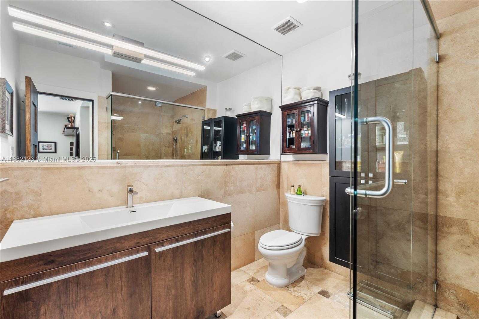 Small Image of 560 SABAL PALM RD, Miami Number 11