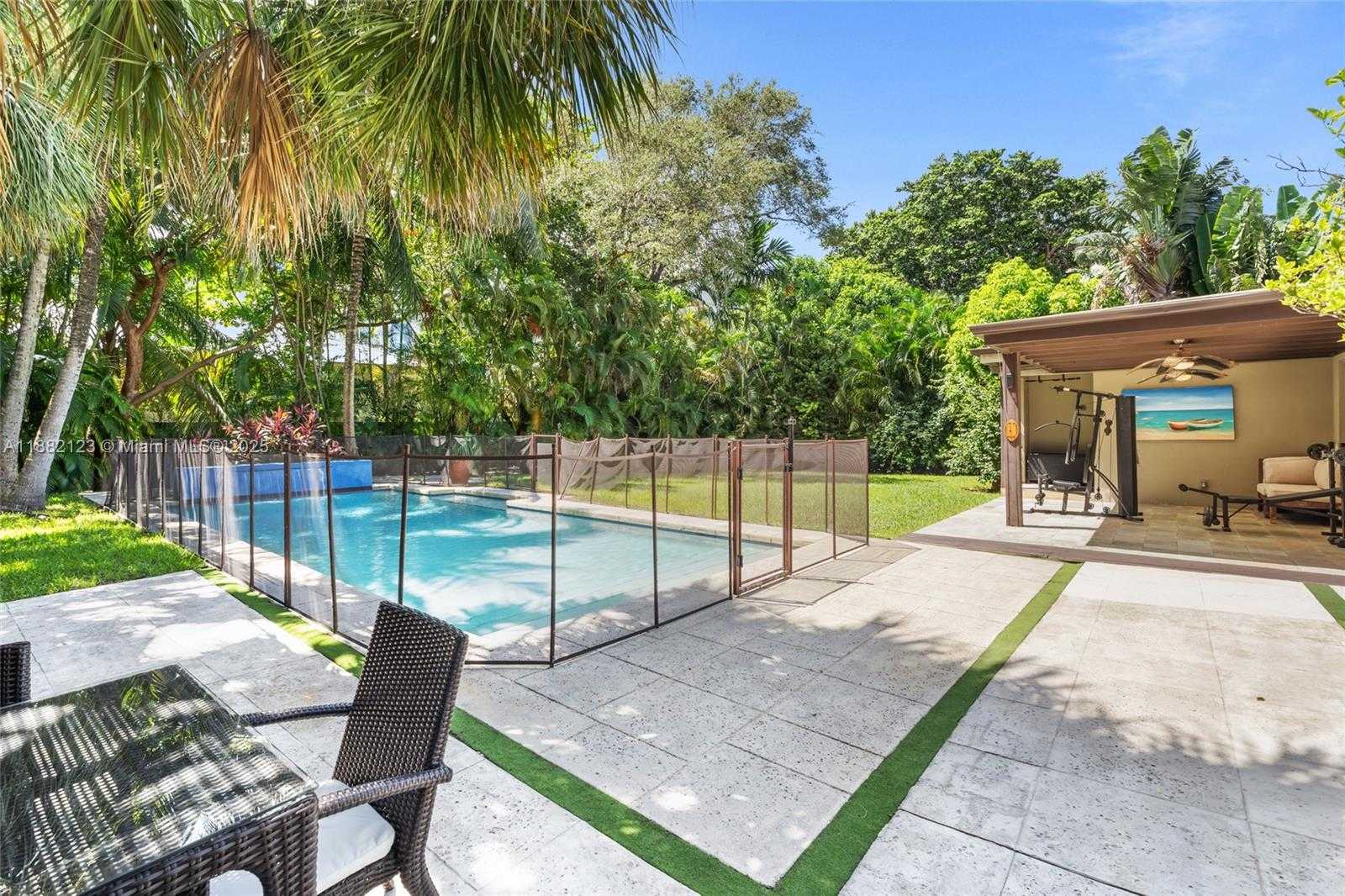 Small Image of 560 SABAL PALM RD, Miami Number 14