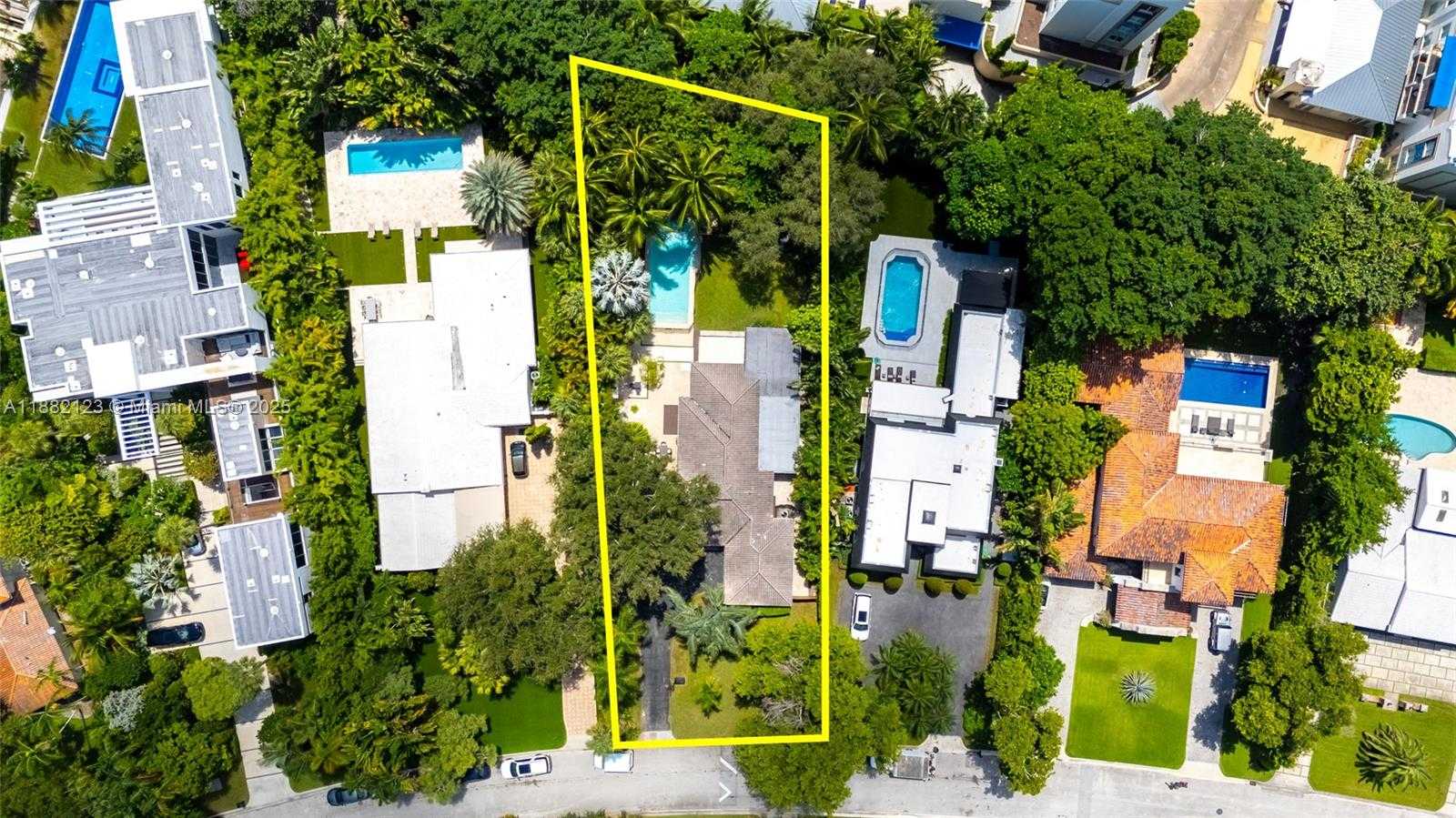 Small Image of 560 SABAL PALM RD, Miami Number 15