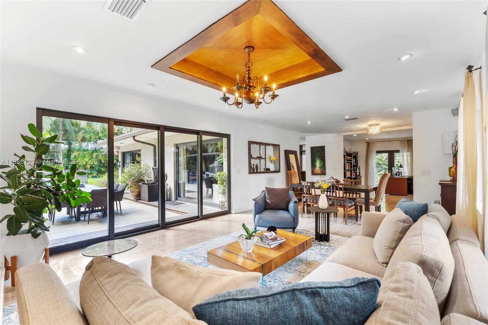 Small Image of 560 SABAL PALM RD, Miami Number 2