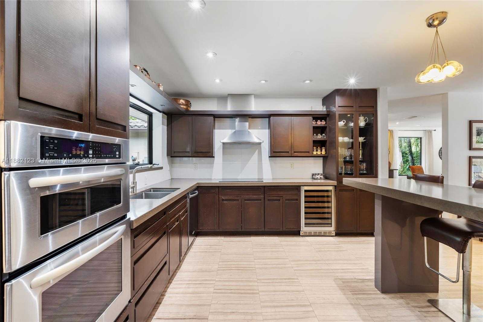 Small Image of 560 SABAL PALM RD, Miami Number 8