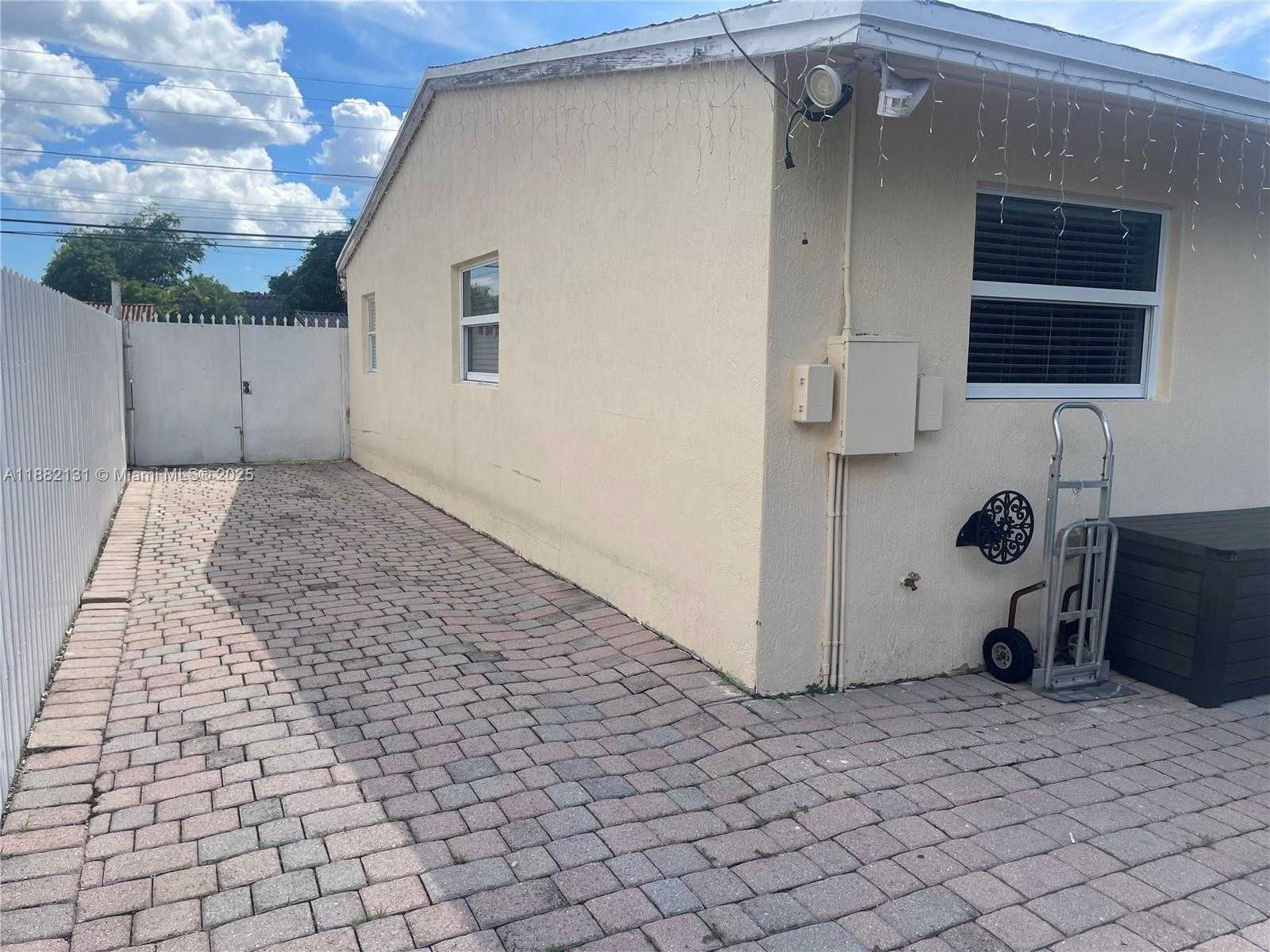 Small Image of 9361 SOUTH WEST 16TH ST, Miami Number 10