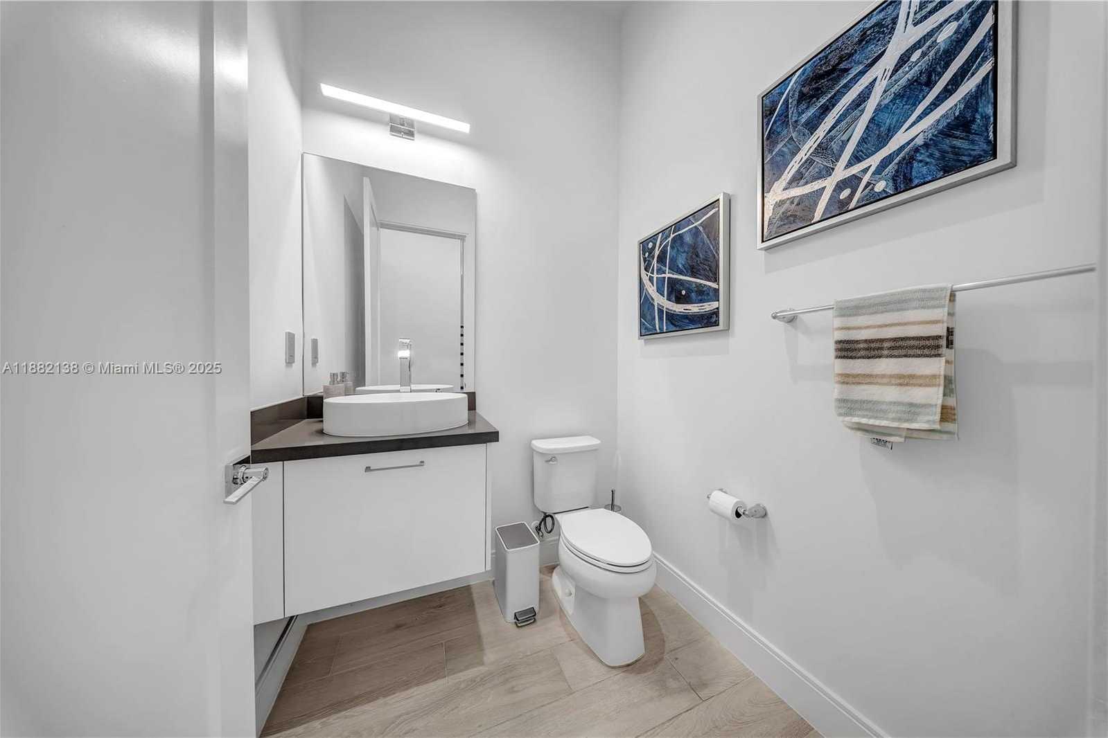 Small Image of 4757 NORTH WEST 85TH AVE, Doral Number 15
