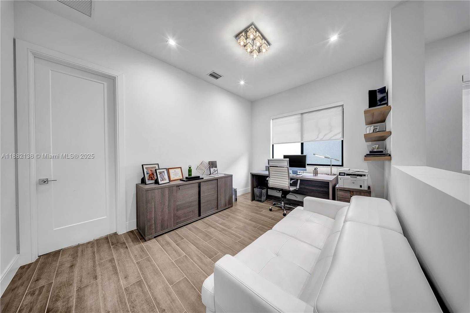 Small Image of 4757 NORTH WEST 85TH AVE, Doral Number 18