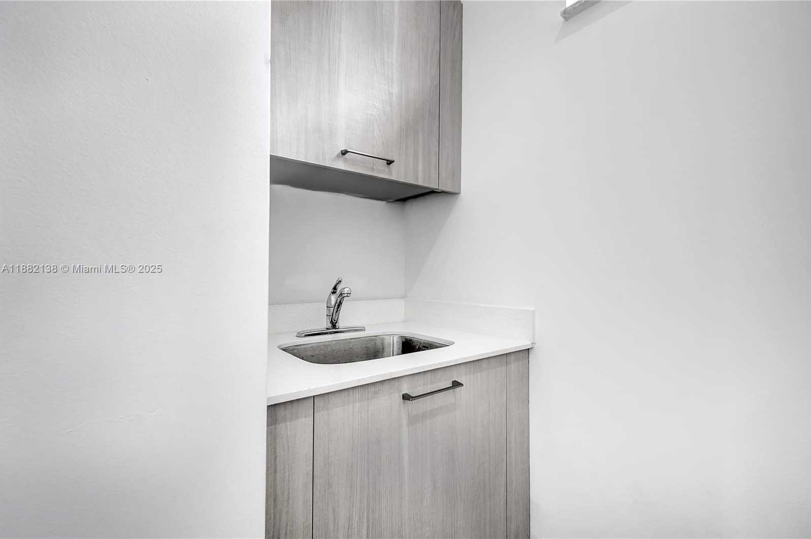 Small Image of 4757 NORTH WEST 85TH AVE, Doral Number 21