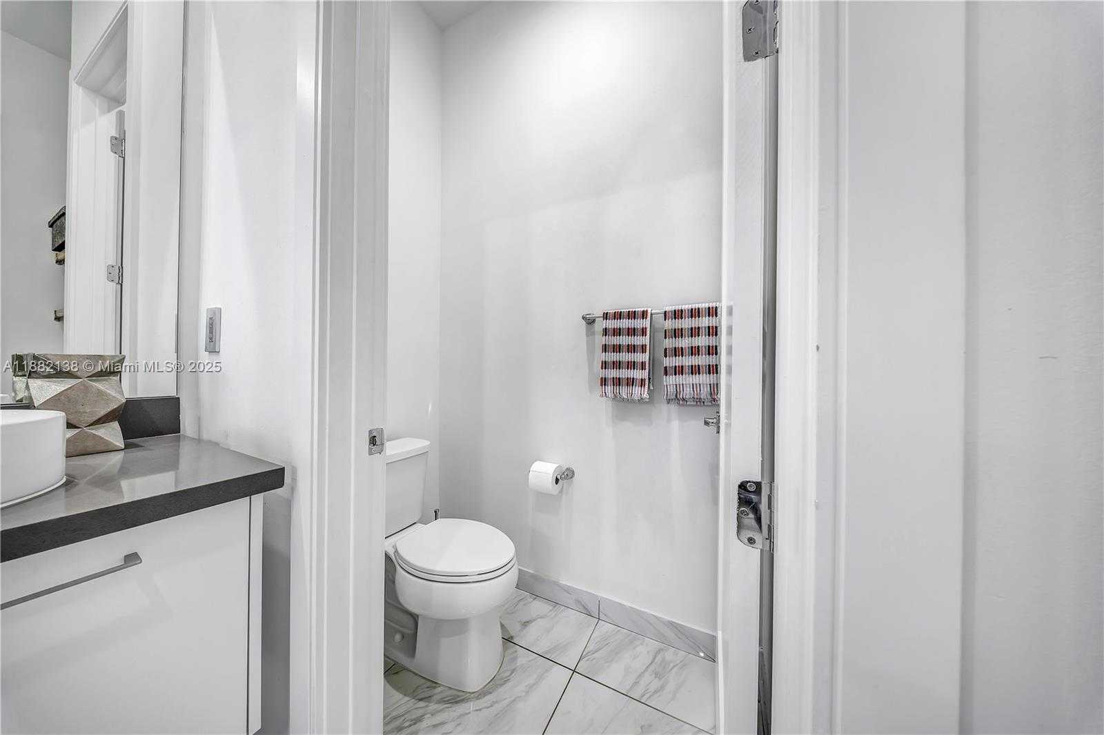 Small Image of 4757 NORTH WEST 85TH AVE, Doral Number 32