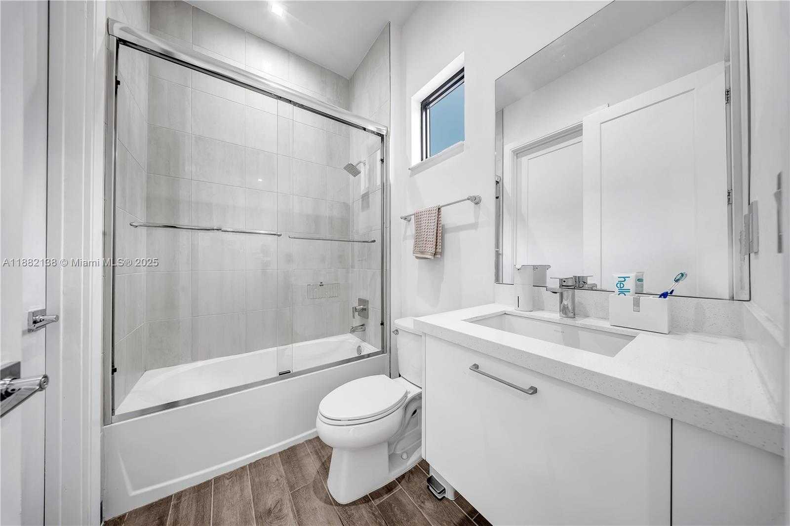 Small Image of 4757 NORTH WEST 85TH AVE, Doral Number 36