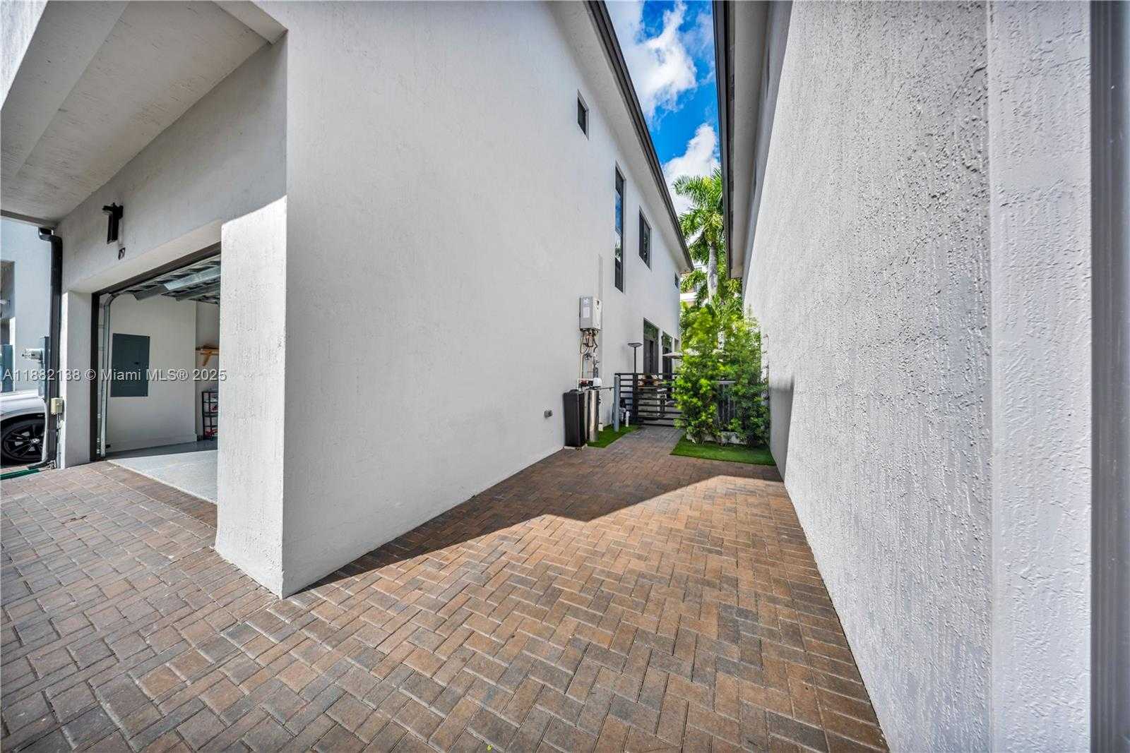 Small Image of 4757 NORTH WEST 85TH AVE, Doral Number 43