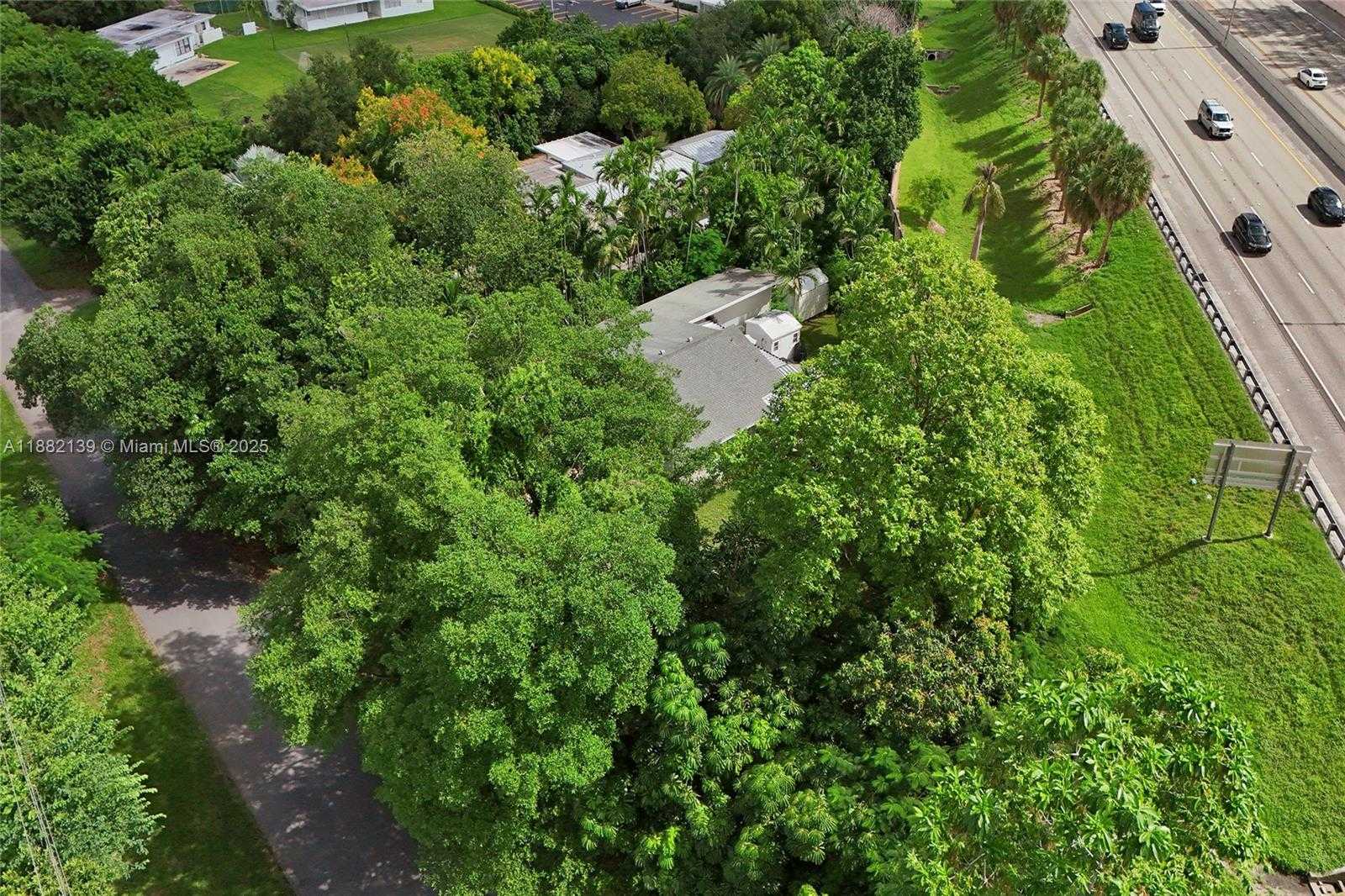Small Image of 5785 SOUTH WEST 82ND AVE, Miami Number 4