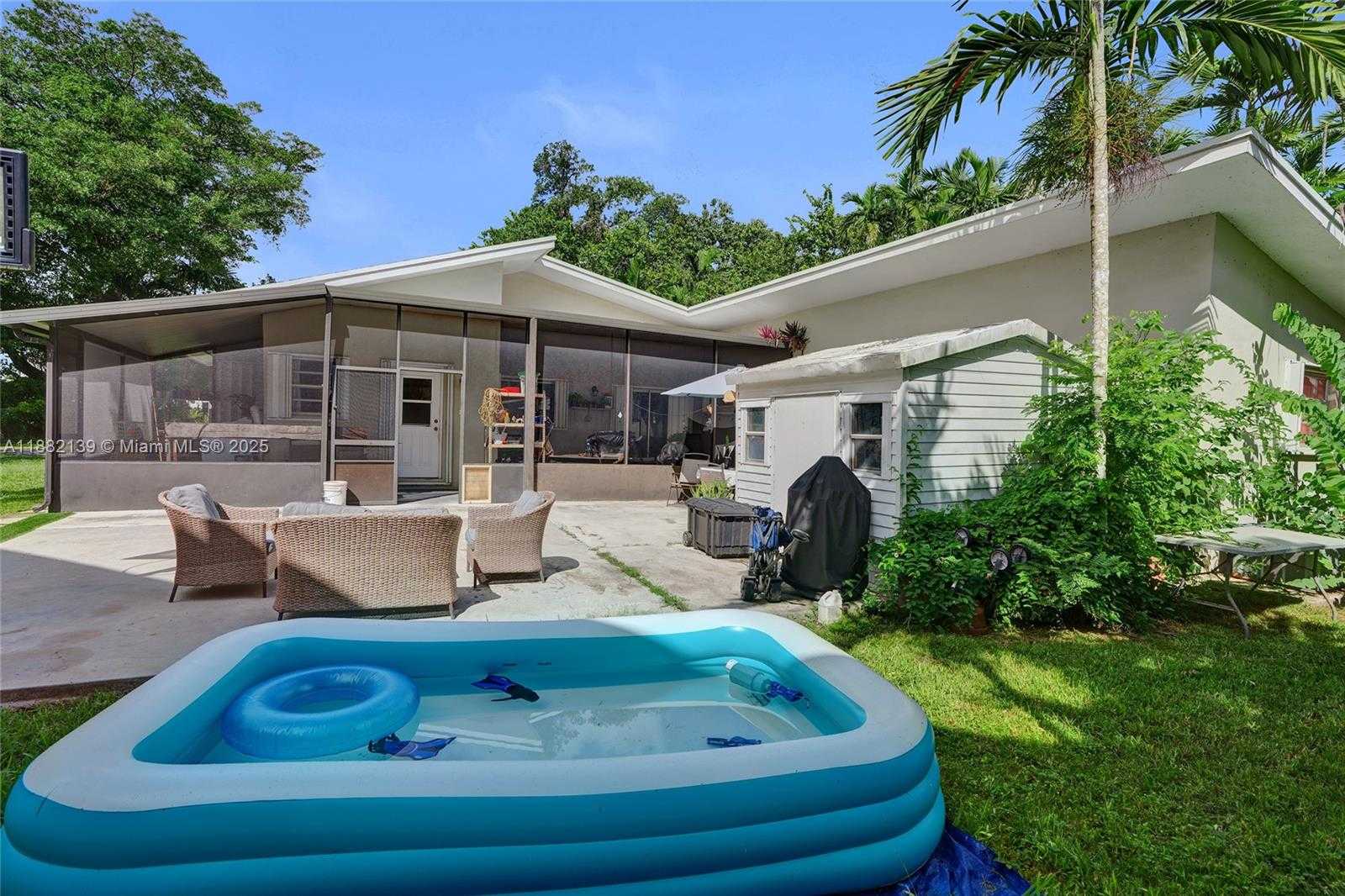 Small Image of 5785 SOUTH WEST 82ND AVE, Miami Number 43