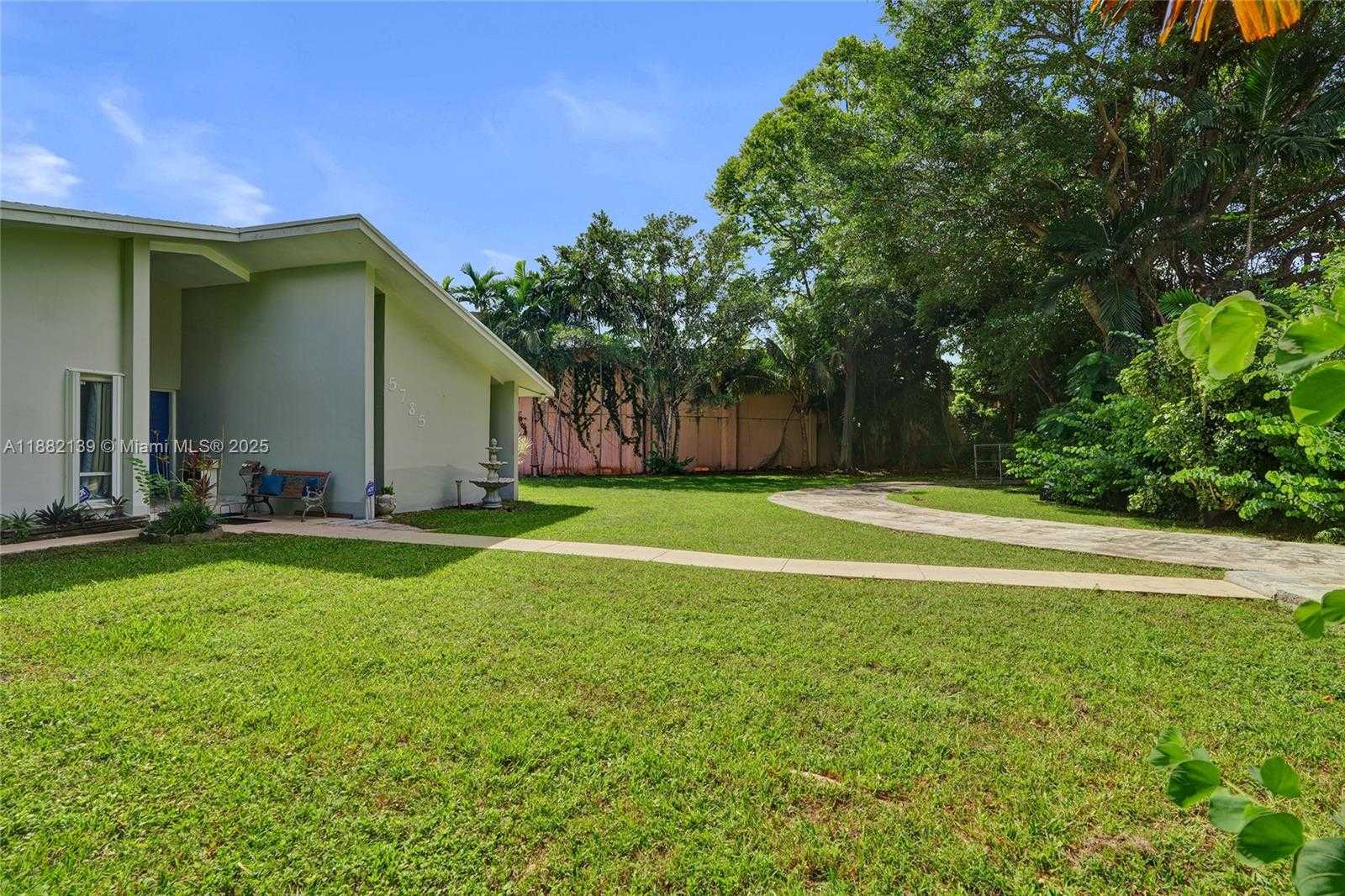 Small Image of 5785 SOUTH WEST 82ND AVE, Miami Number 45