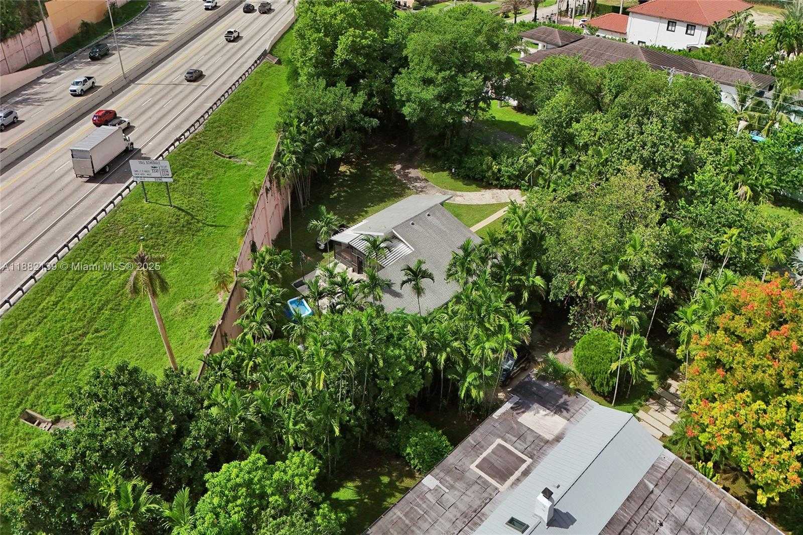 Small Image of 5785 SOUTH WEST 82ND AVE, Miami Number 8