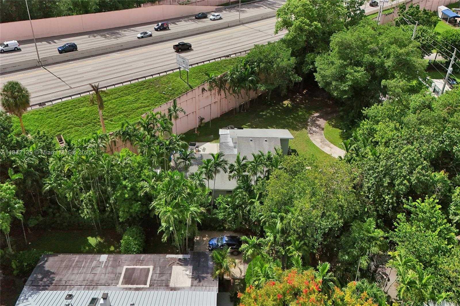 Small Image of 5785 SOUTH WEST 82ND AVE, Miami Number 9