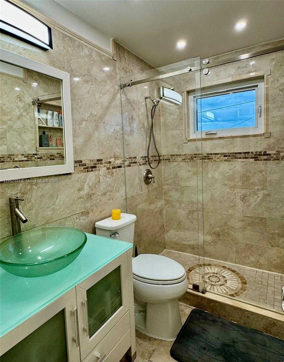 Small Image of 841 NORTH EAST 59TH ST, Oakland Park Number 12