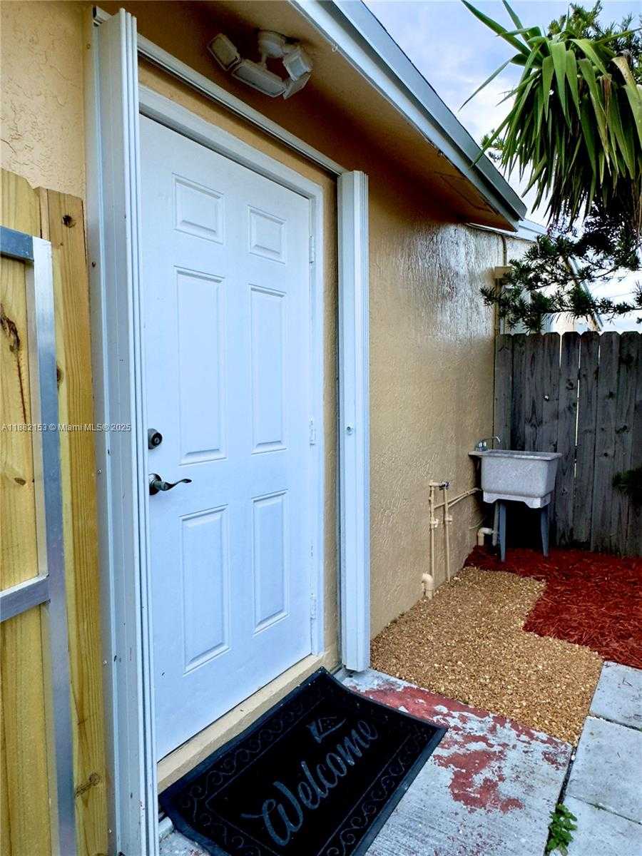 Small Image of 841 NORTH EAST 59TH ST, Oakland Park Number 13