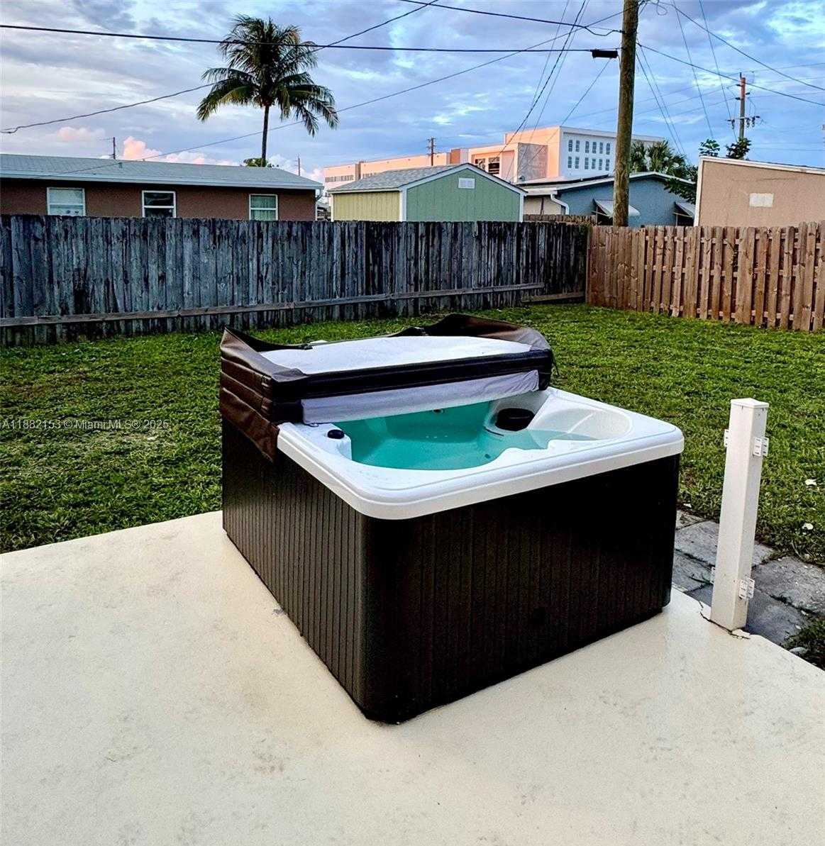 Small Image of 841 NORTH EAST 59TH ST, Oakland Park Number 17