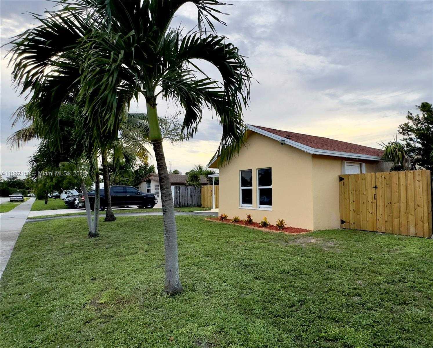 Small Image of 841 NORTH EAST 59TH ST, Oakland Park Number 2