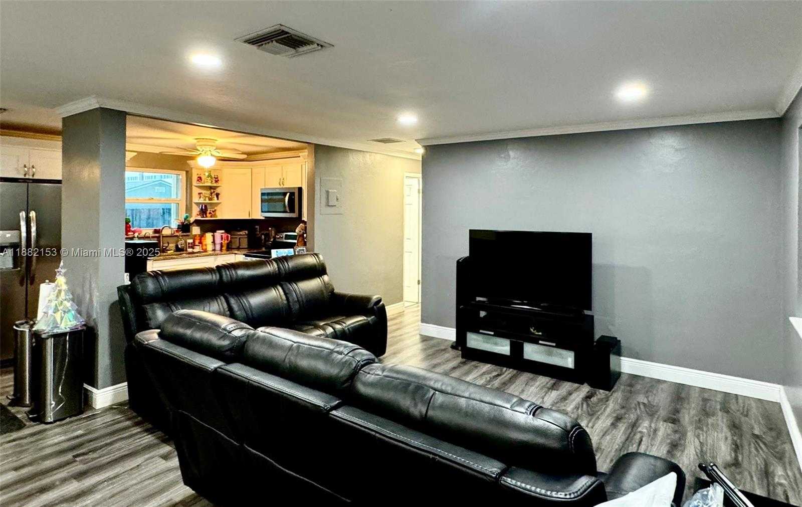 Small Image of 841 NORTH EAST 59TH ST, Oakland Park Number 3