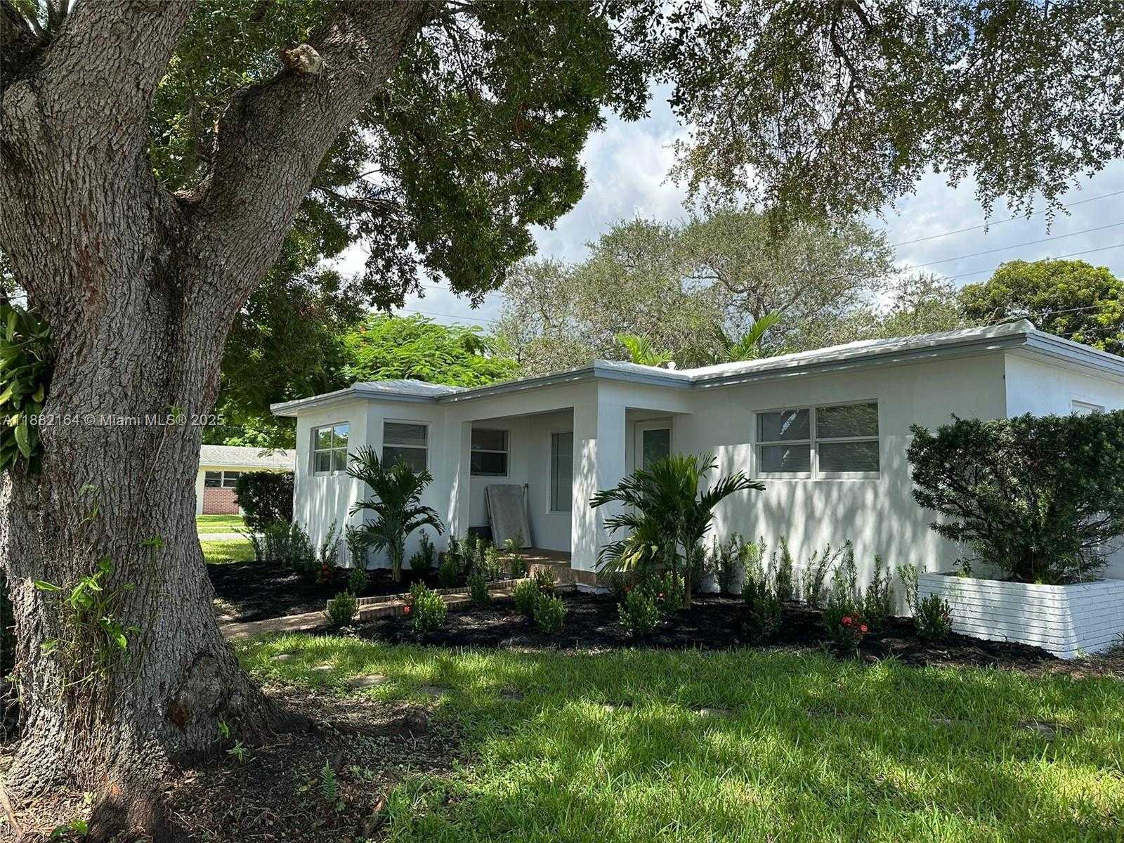 Small Image of 327 SOUTH EAST 2ND AVE, Dania Beach Number 3
