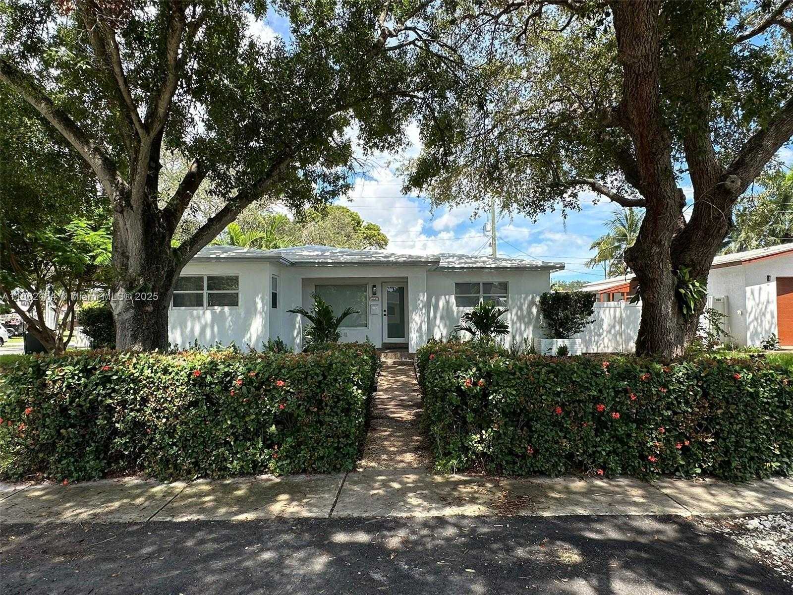 Small Image of 327 SOUTH EAST 2ND AVE, Dania Beach Number 4