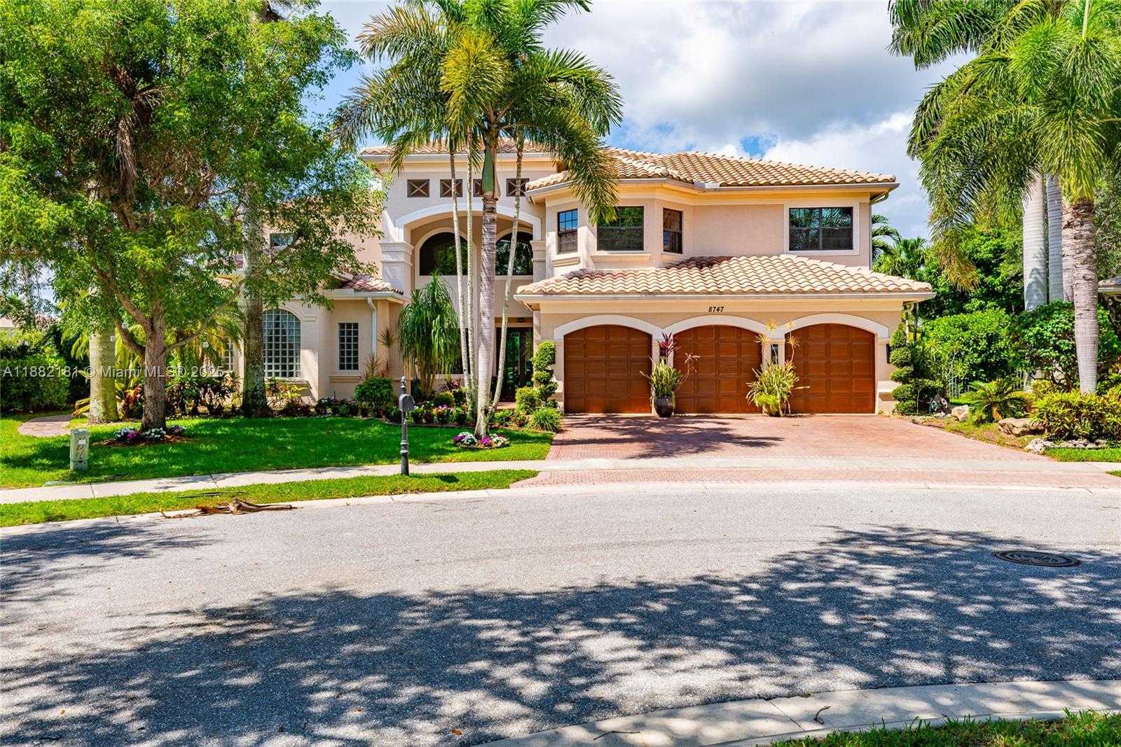 Small Image of 8747 CARAWAY LAKE CT, Boynton Beach Number 2