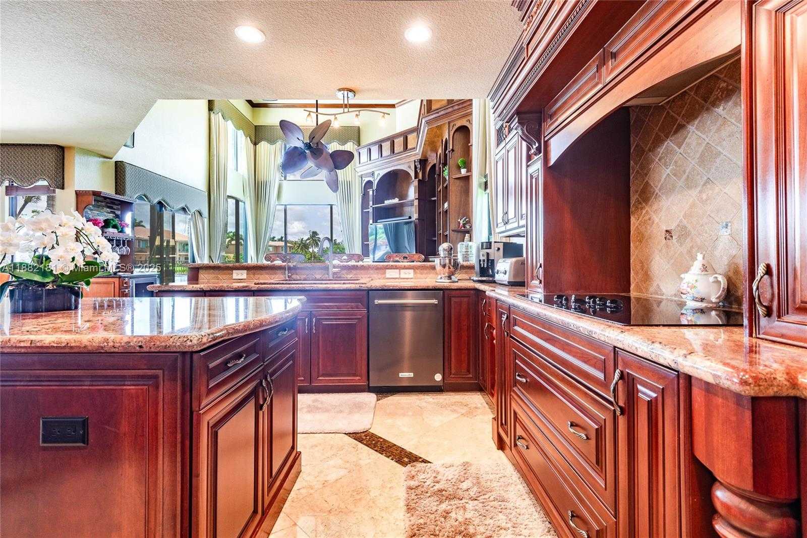 Small Image of 8747 CARAWAY LAKE CT, Boynton Beach Number 28