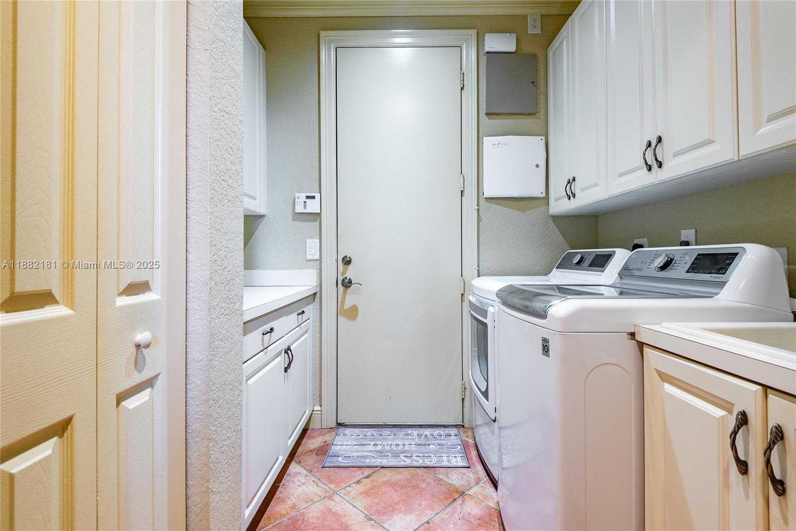 Small Image of 8747 CARAWAY LAKE CT, Boynton Beach Number 37