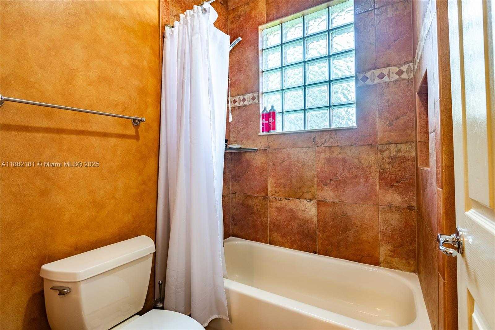 Small Image of 8747 CARAWAY LAKE CT, Boynton Beach Number 61