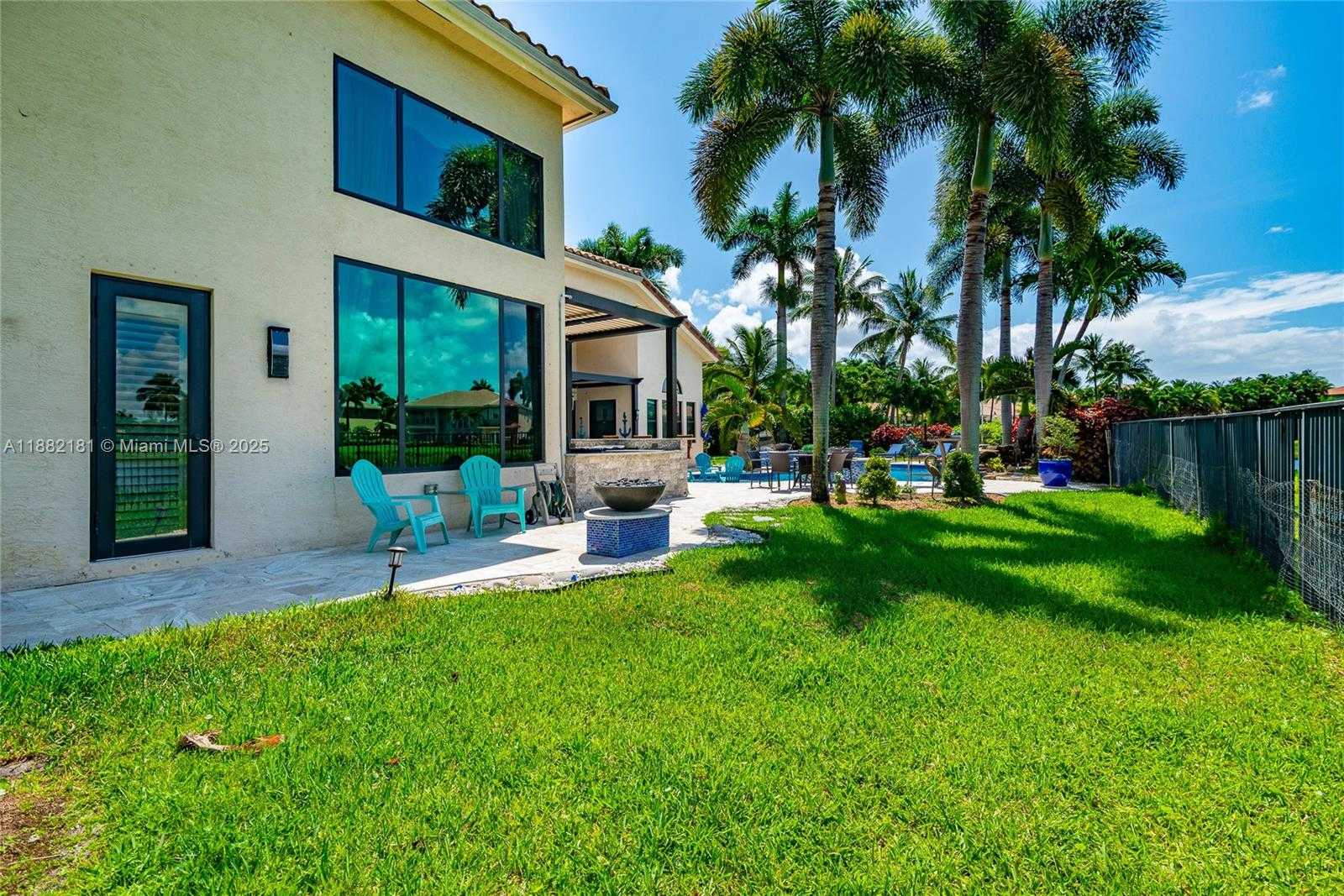 Small Image of 8747 CARAWAY LAKE CT, Boynton Beach Number 77
