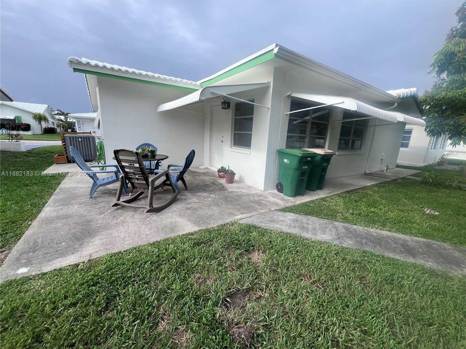 Small Image of 6806 NORTH WEST 75TH DR, Tamarac Number 18