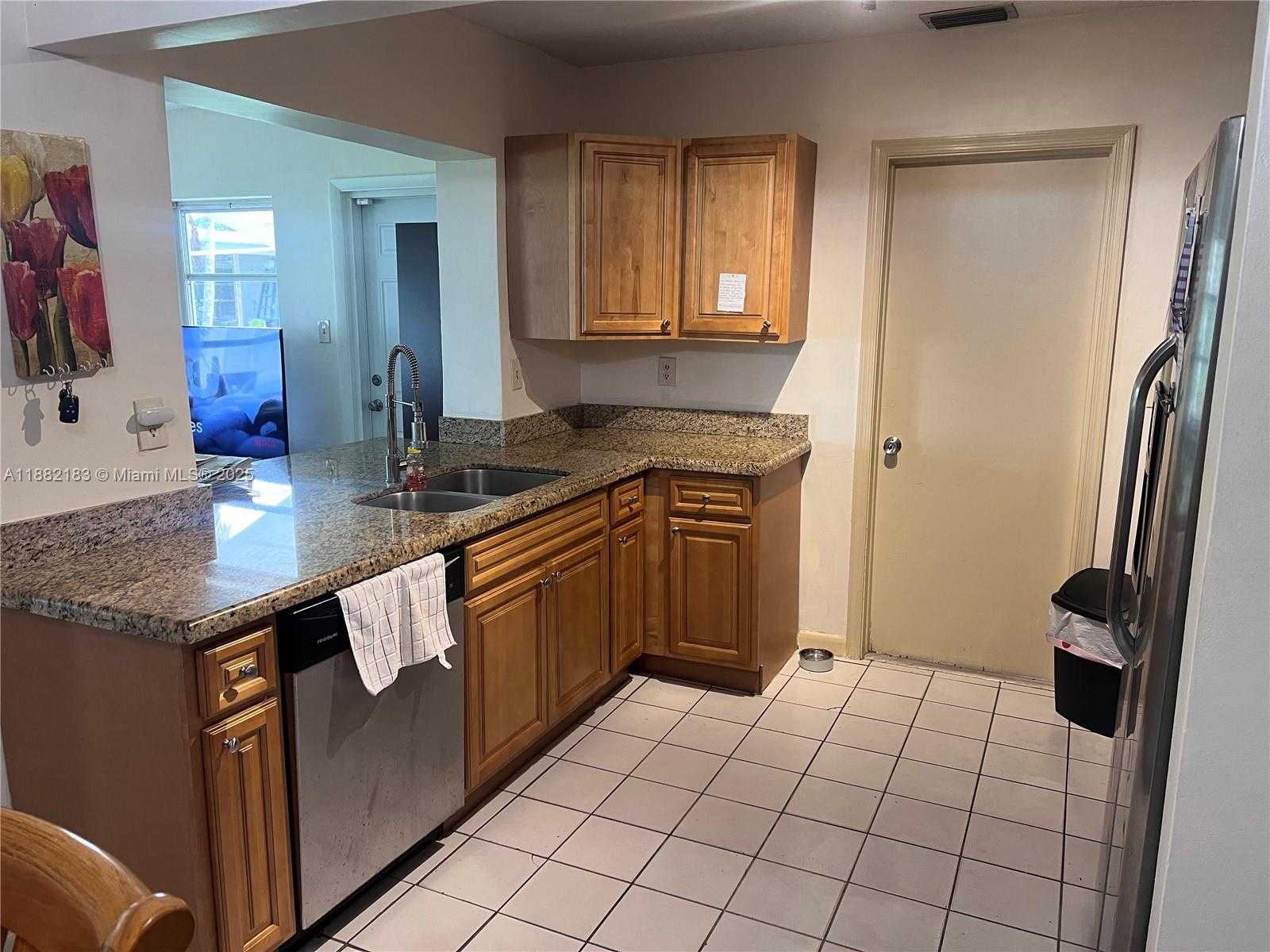 Small Image of 6806 NORTH WEST 75TH DR, Tamarac Number 2