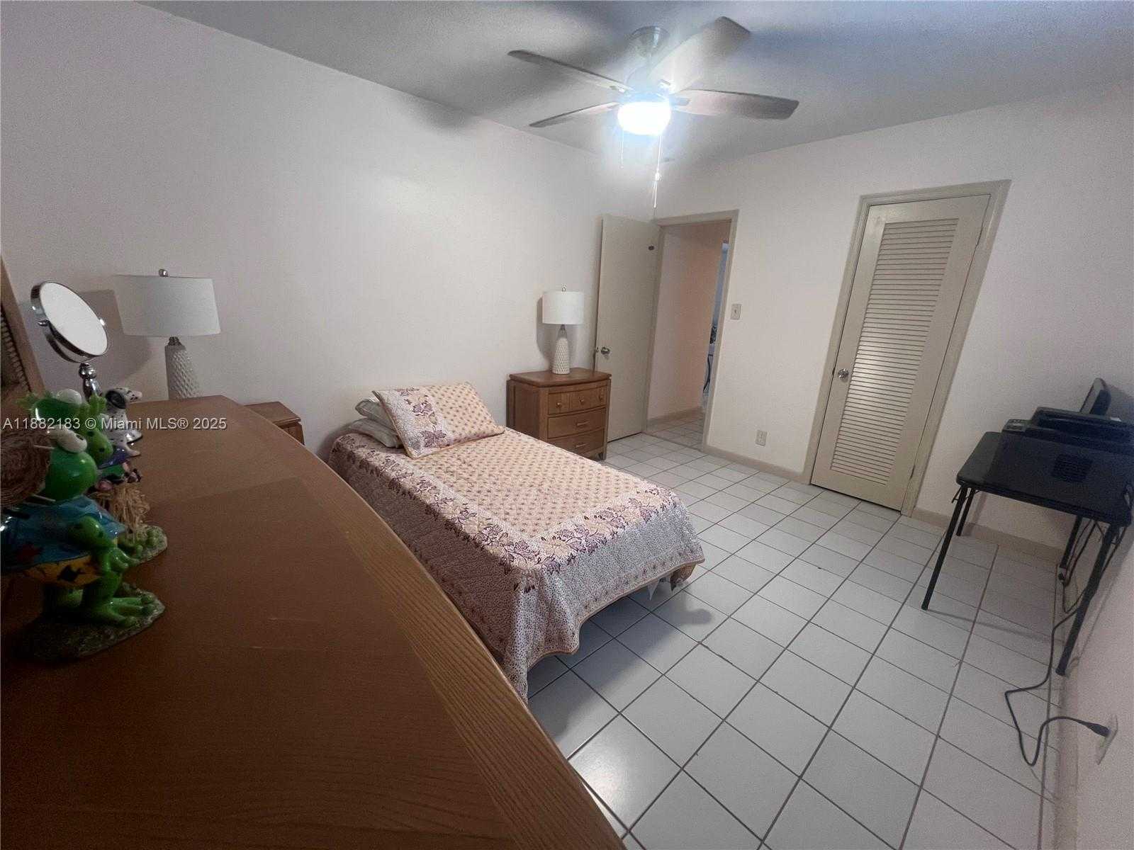 Small Image of 6806 NORTH WEST 75TH DR, Tamarac Number 7