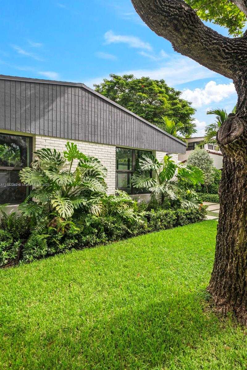 Small Image of 541 NORTH EAST 58TH ST, Miami Number 21