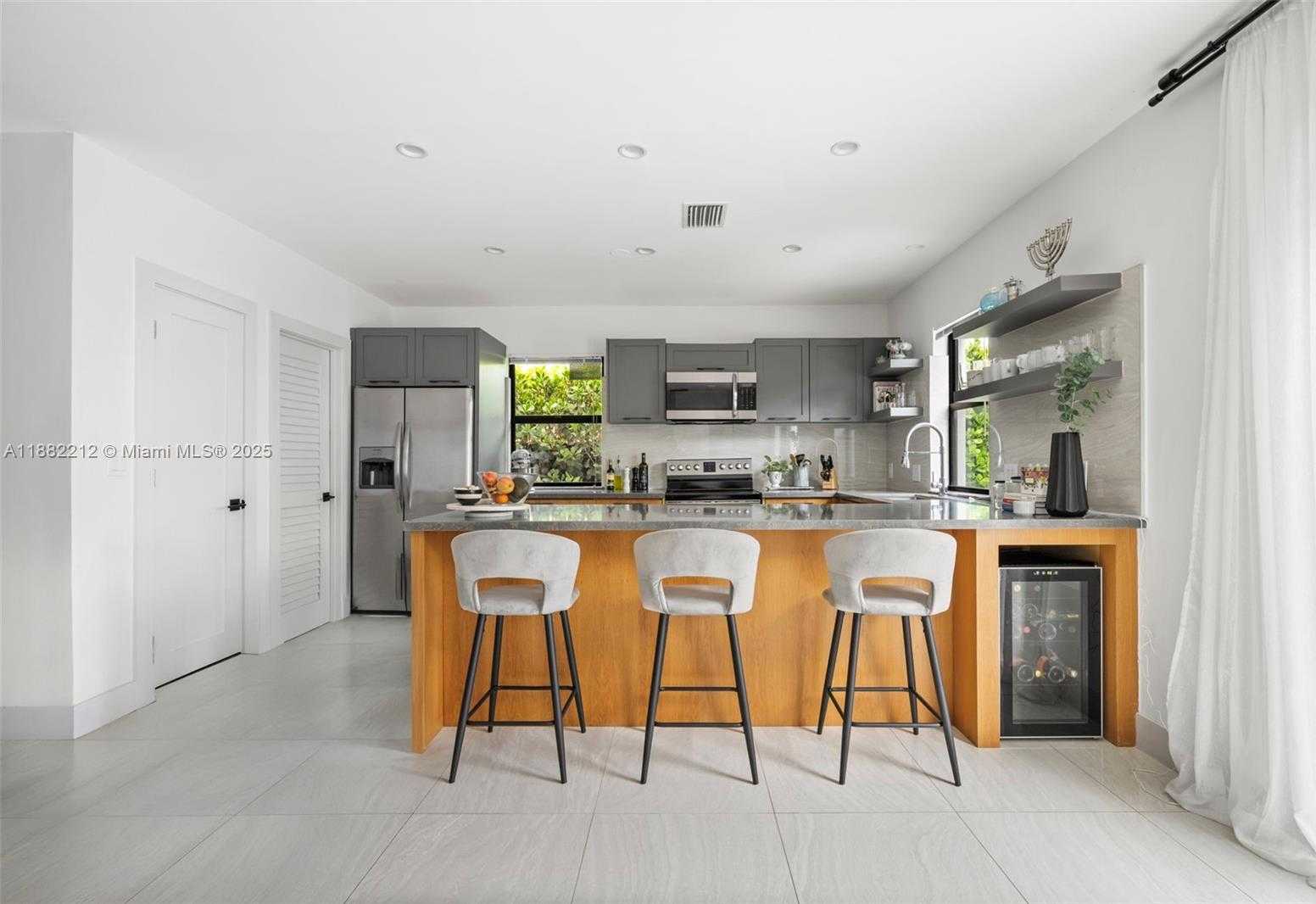 Small Image of 541 NORTH EAST 58TH ST, Miami Number 7