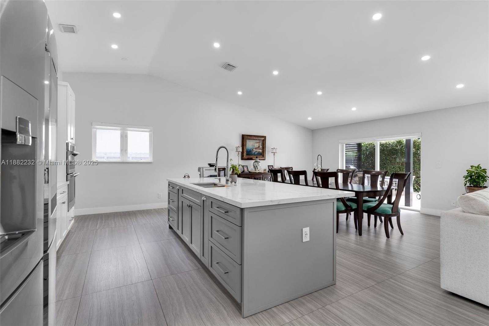 Small Image of 13925 SOUTH WEST 107TH TER, Miami Number 13