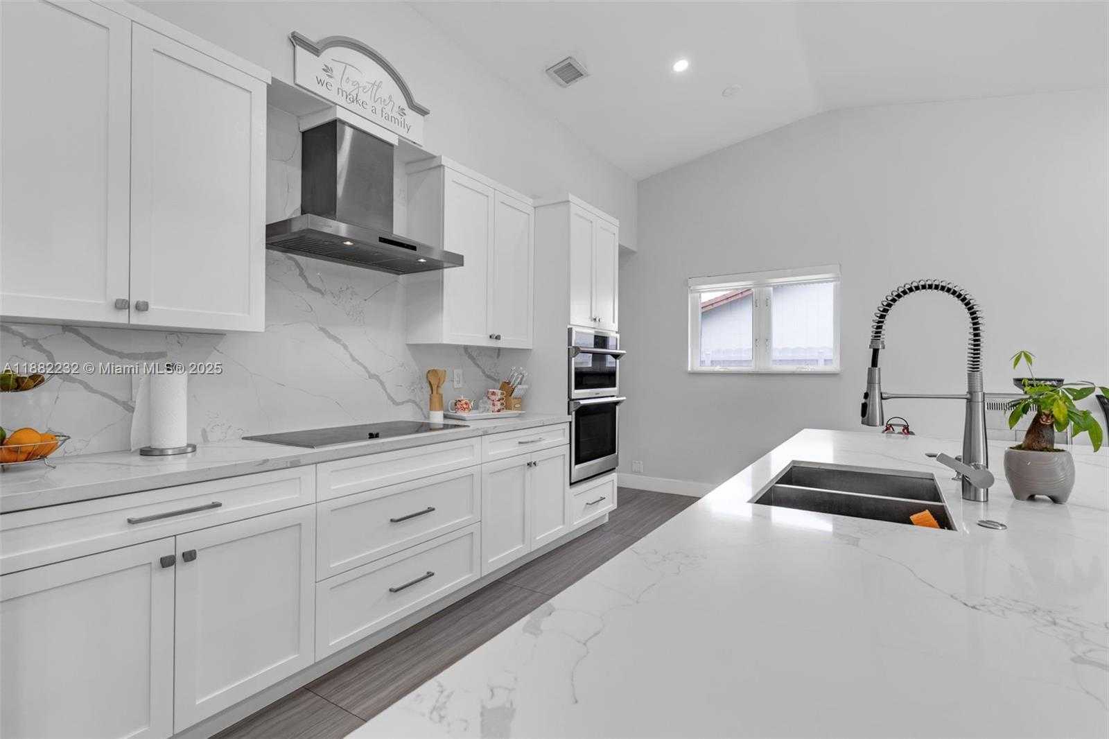 Small Image of 13925 SOUTH WEST 107TH TER, Miami Number 14