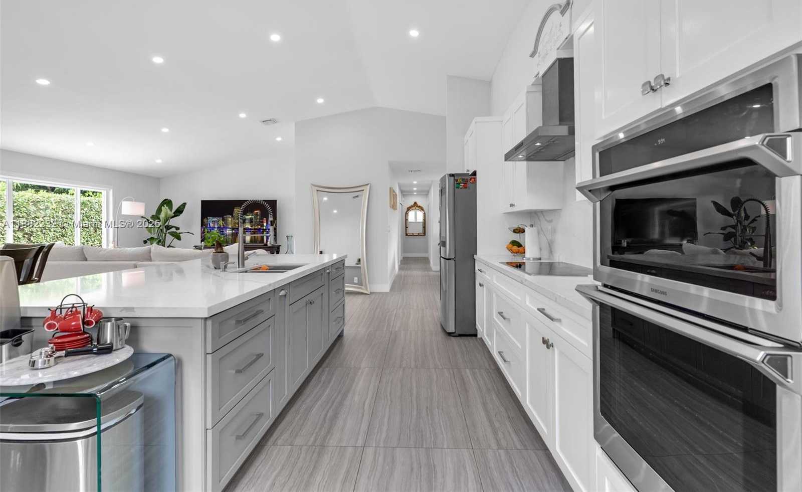 Small Image of 13925 SOUTH WEST 107TH TER, Miami Number 15