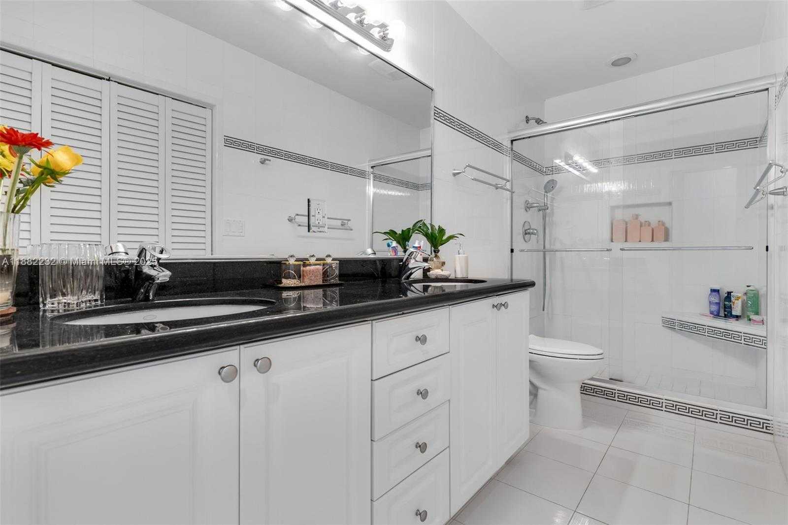 Small Image of 13925 SOUTH WEST 107TH TER, Miami Number 21