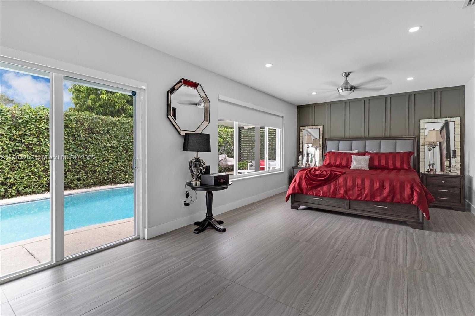 Small Image of 13925 SOUTH WEST 107TH TER, Miami Number 22