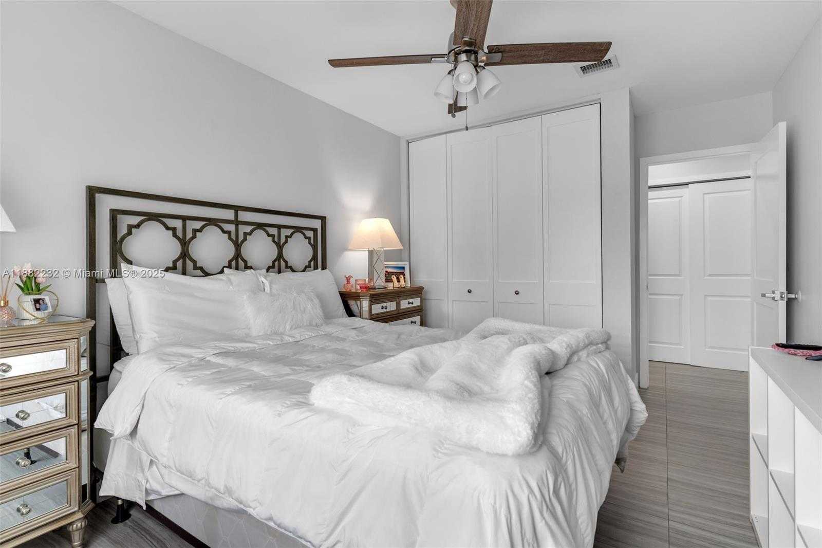 Small Image of 13925 SOUTH WEST 107TH TER, Miami Number 27